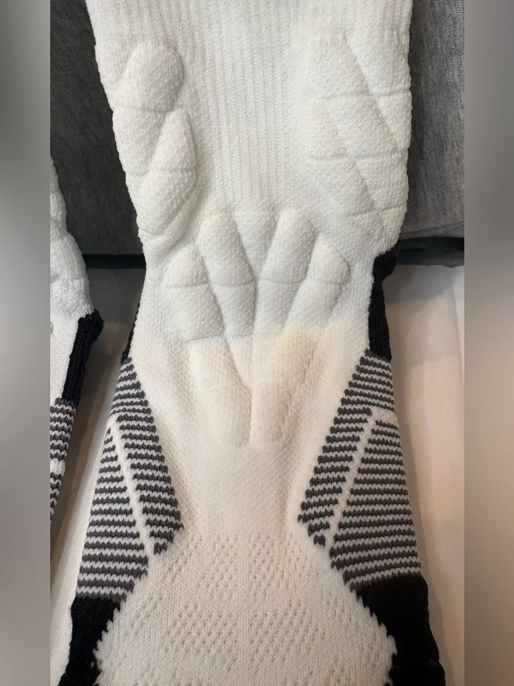 Nike Elite Vapor Dri-FIT Knee High Athletic Socks XL White/Black Colorblock